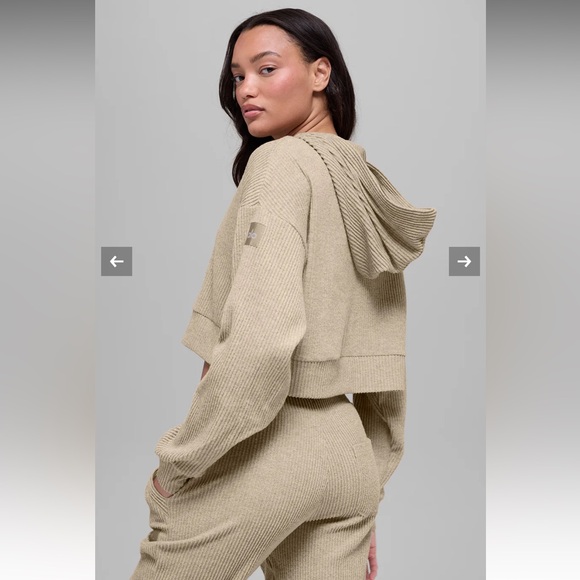 ALO yoga- Muse Hoodie size XS - Picture 8 of 8